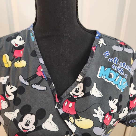 Disney Mickey Mouse Scrub Top Women's Medium Gray It All Started With A Mouse M - Picture 2 of 7